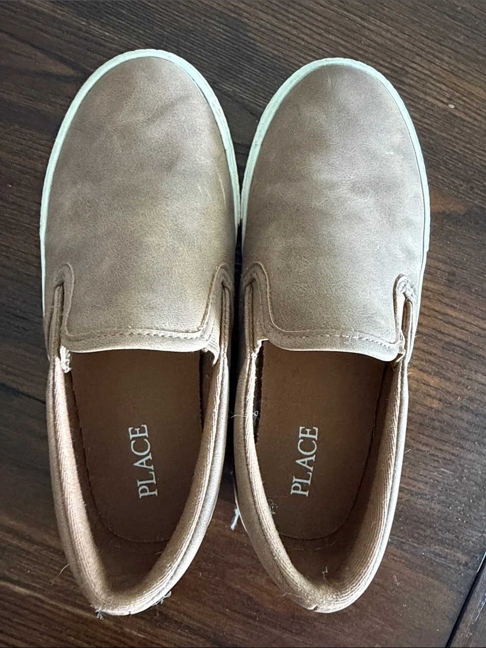 Slip-On Boy’s Casual loafer Sneakers in Light Brown, size 1